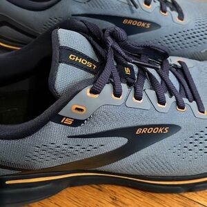 Excellent Brooks Ghost 15 Men’s Running Shoes.